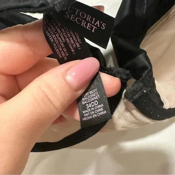 Victoria’s Secret very secret balconet 34DD - Picture 6 of 6